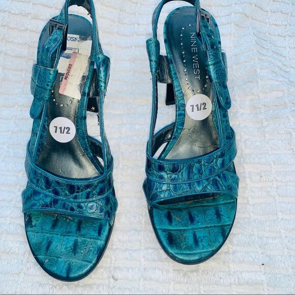 NINE WEST TURQUOISE CROCO LEATHER STRAPPY SANDALS - Picture 4 of 7